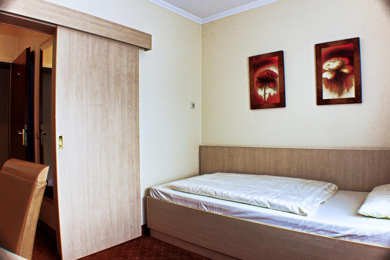M&M Hotel - ซีวีทาล ภายนอก รูปภาพ